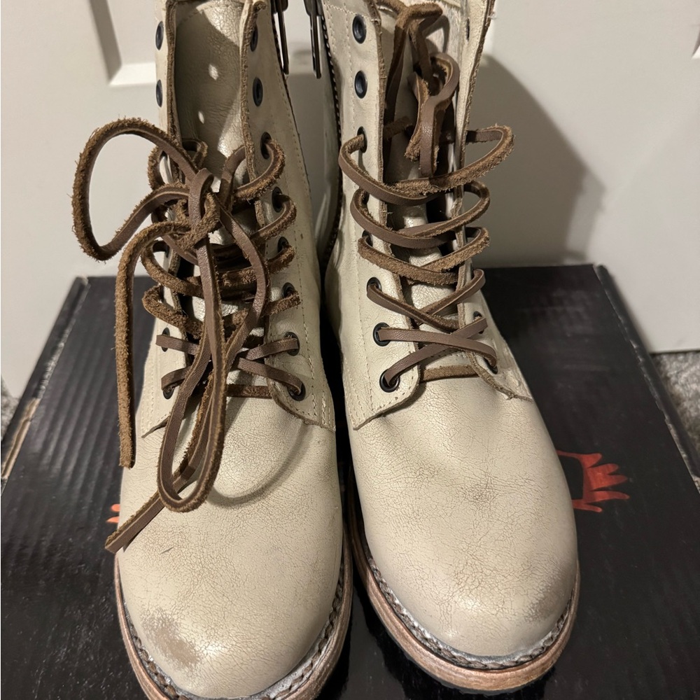 Freebird Machester boots size 7 new in box
